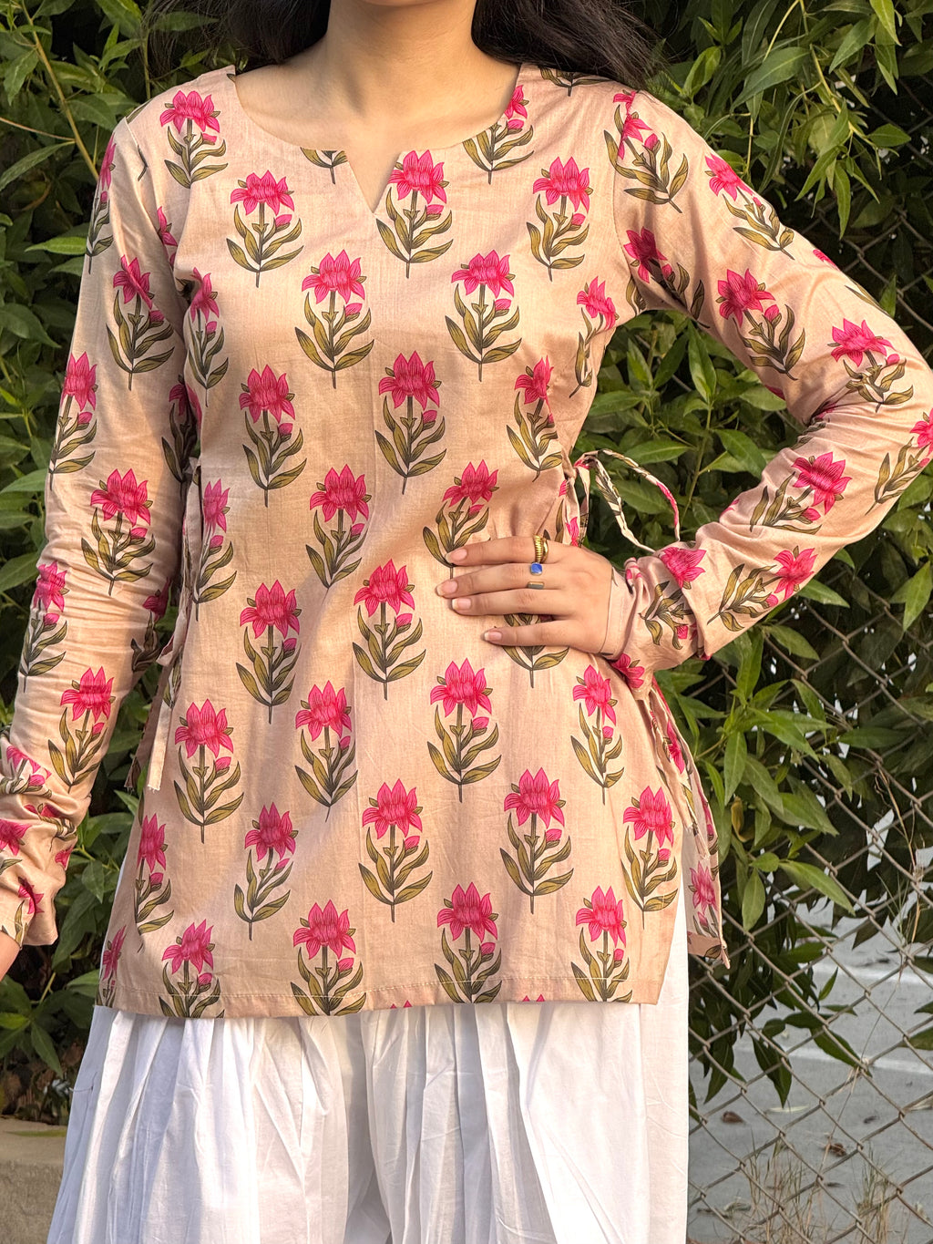 Petal Side Dori Kurti