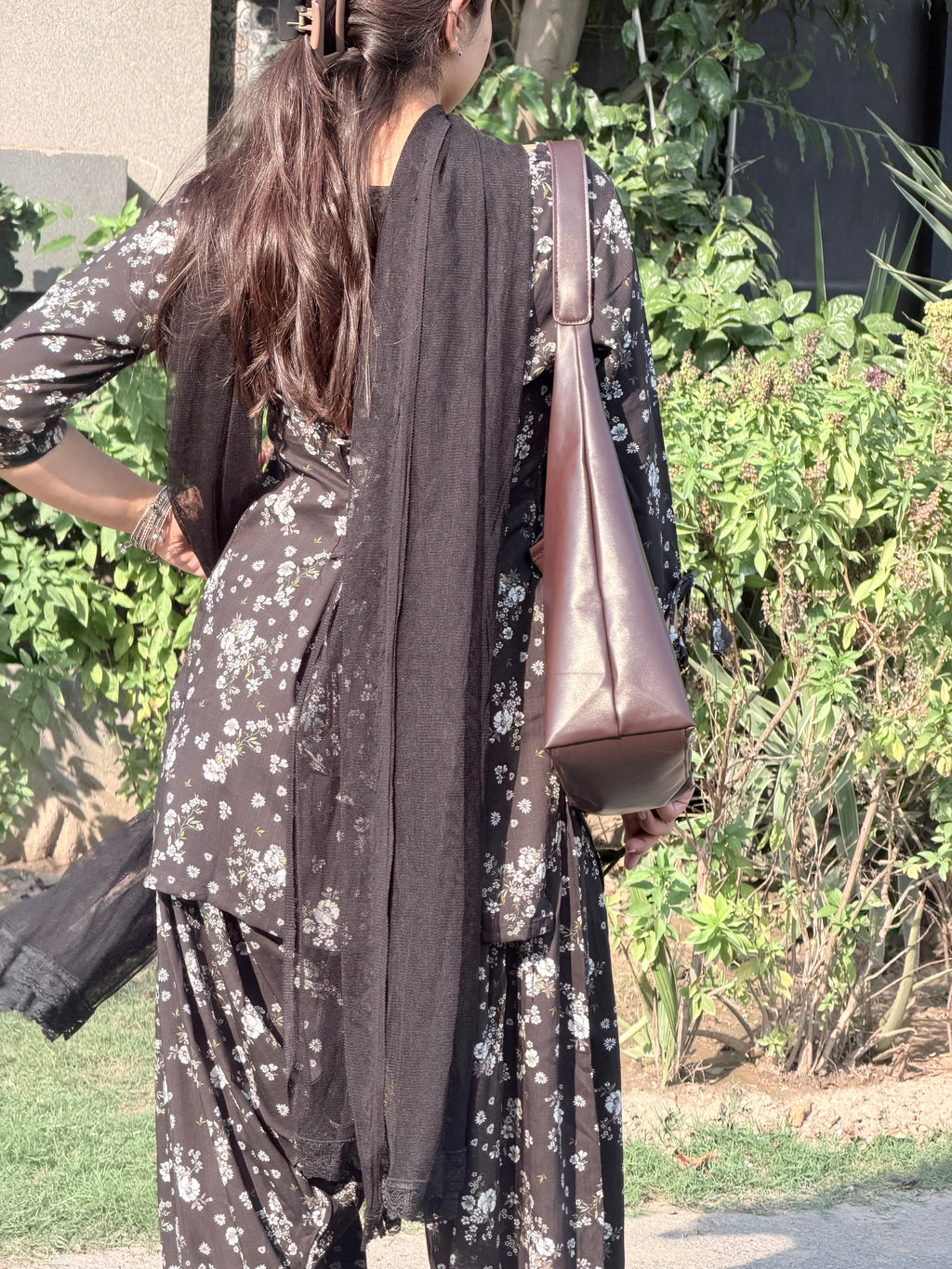 Siyah Gul Suit