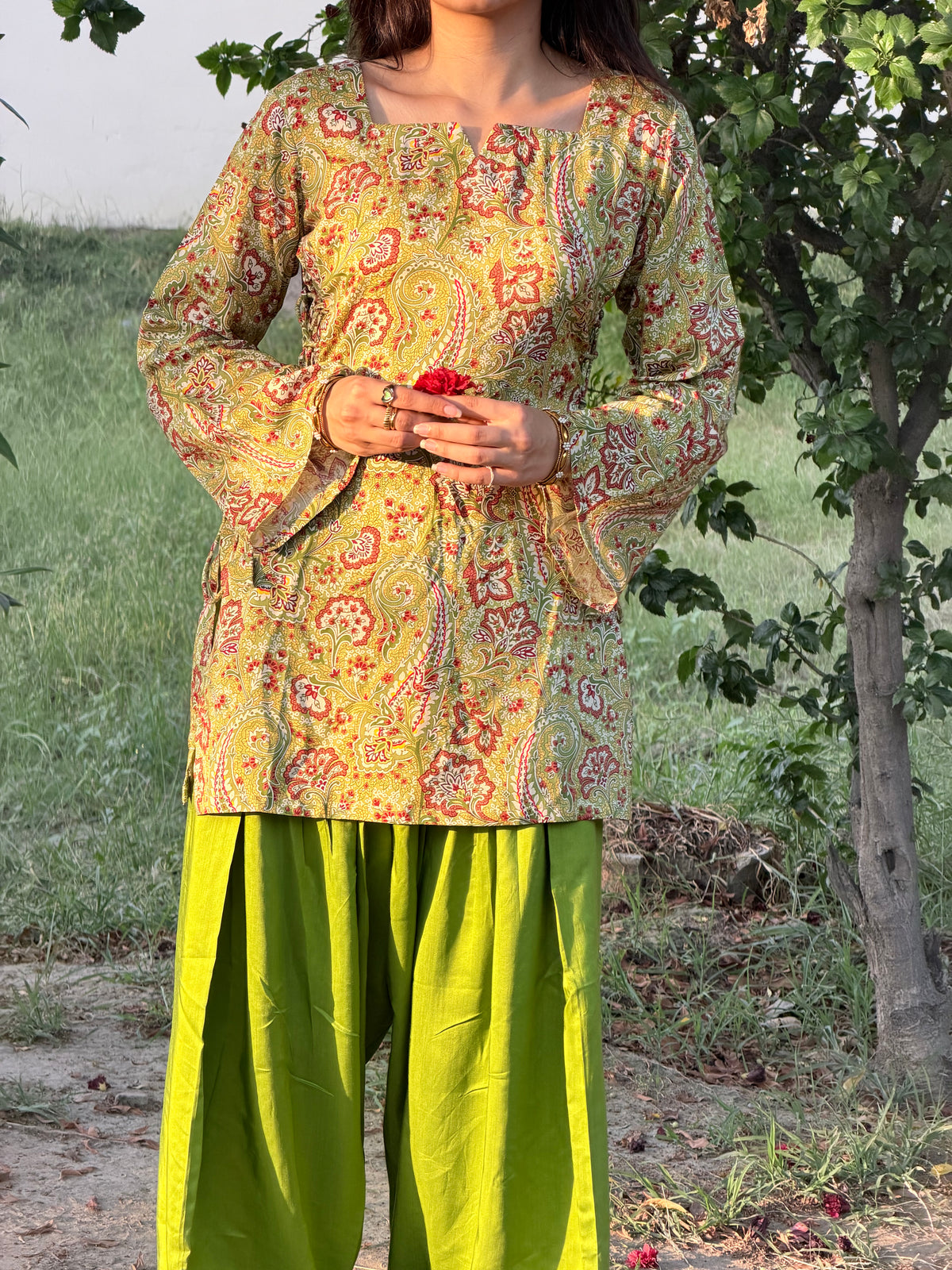 Green Muse Side Coset Suit