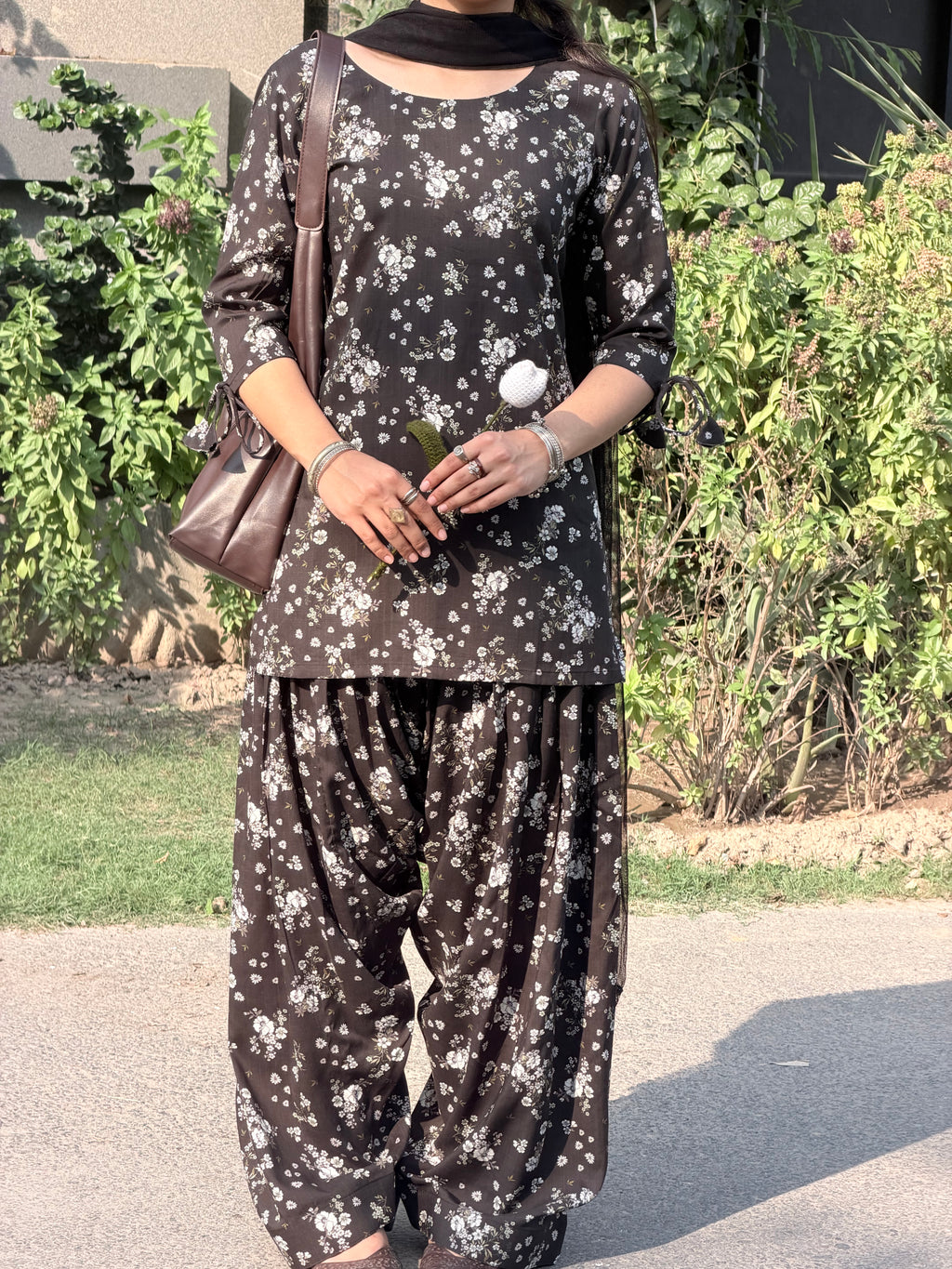 Siyah Gul Suit