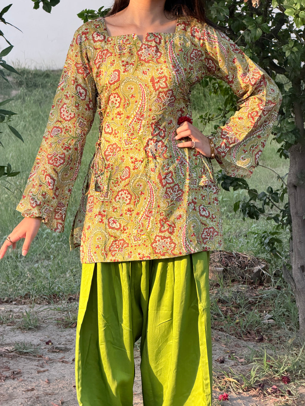 Green Muse Side Coset Suit