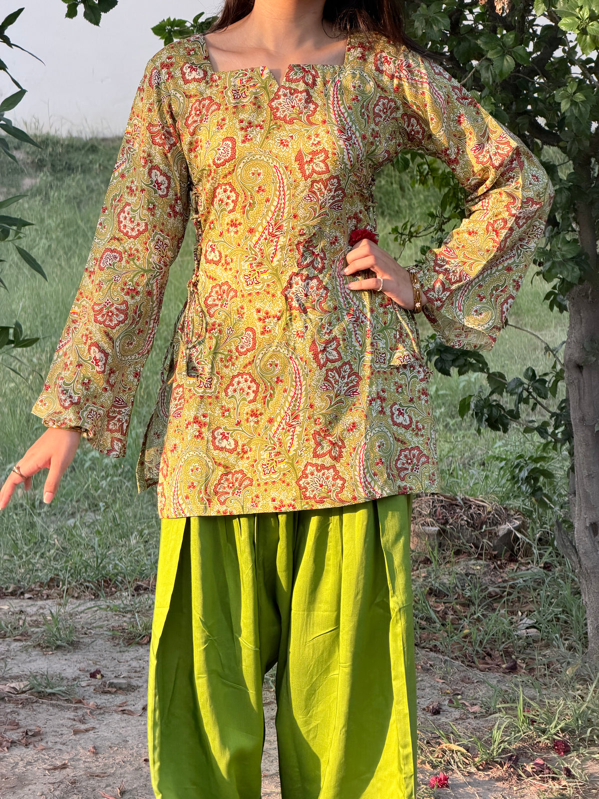 Green Muse Side Coset Suit