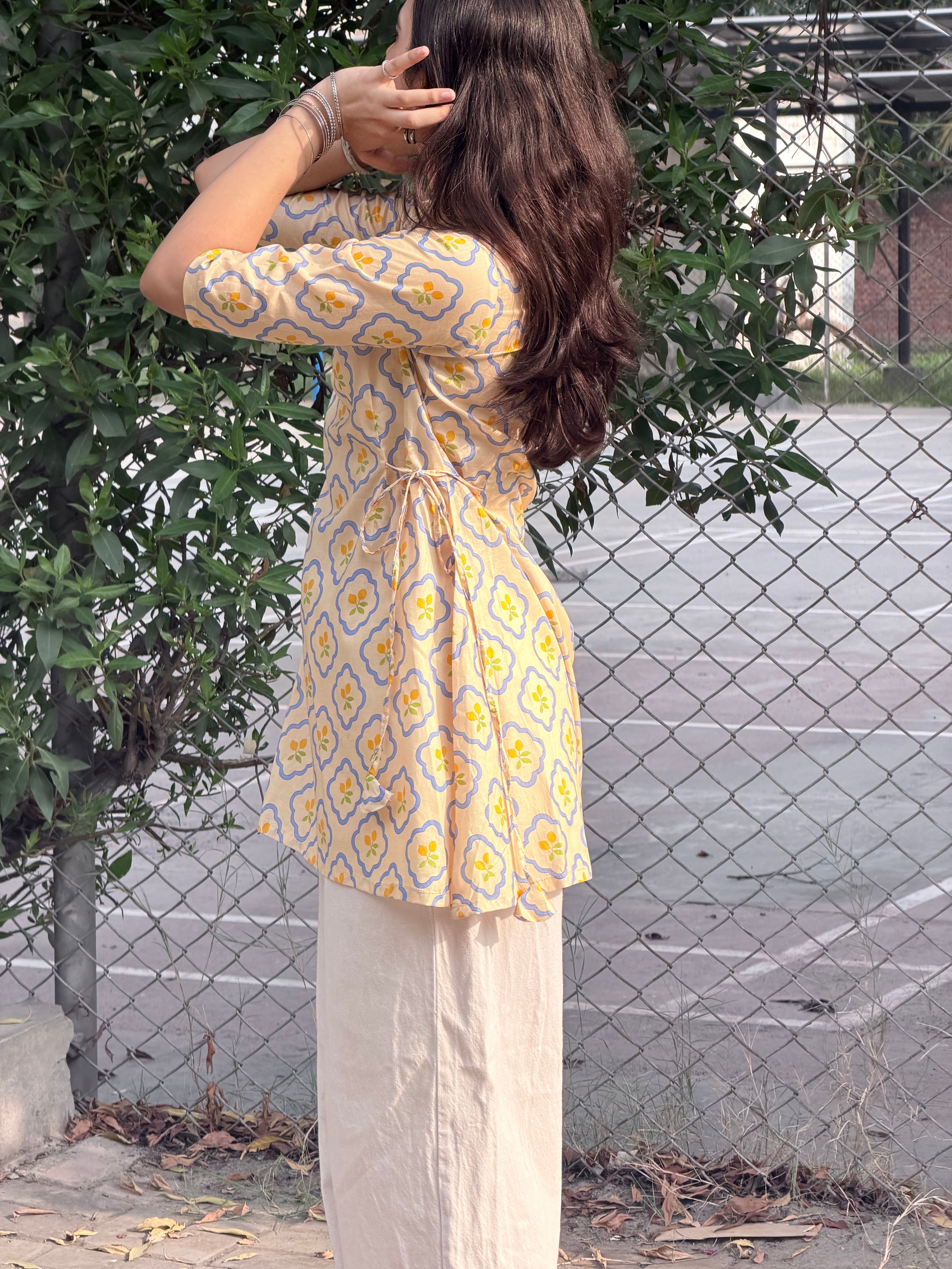 Lemon side Knot Top