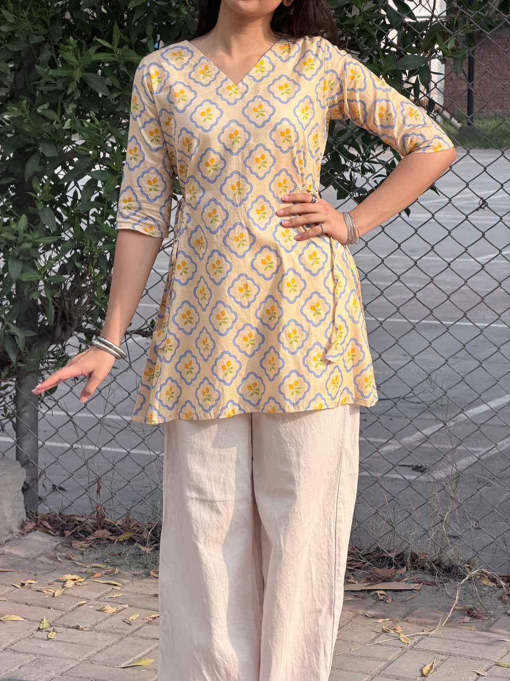 Lemon side Knot Top