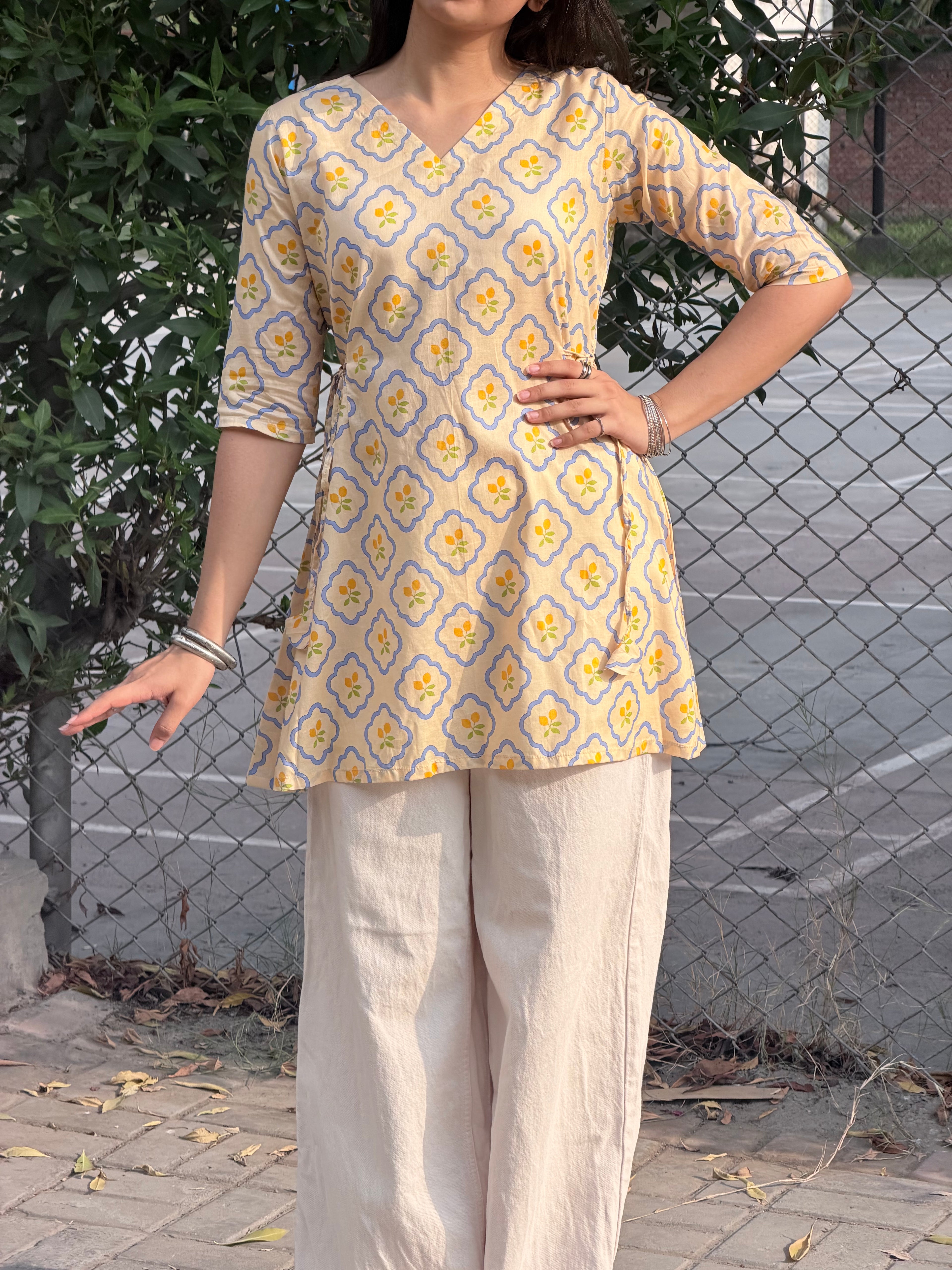Lemon side Knot Top