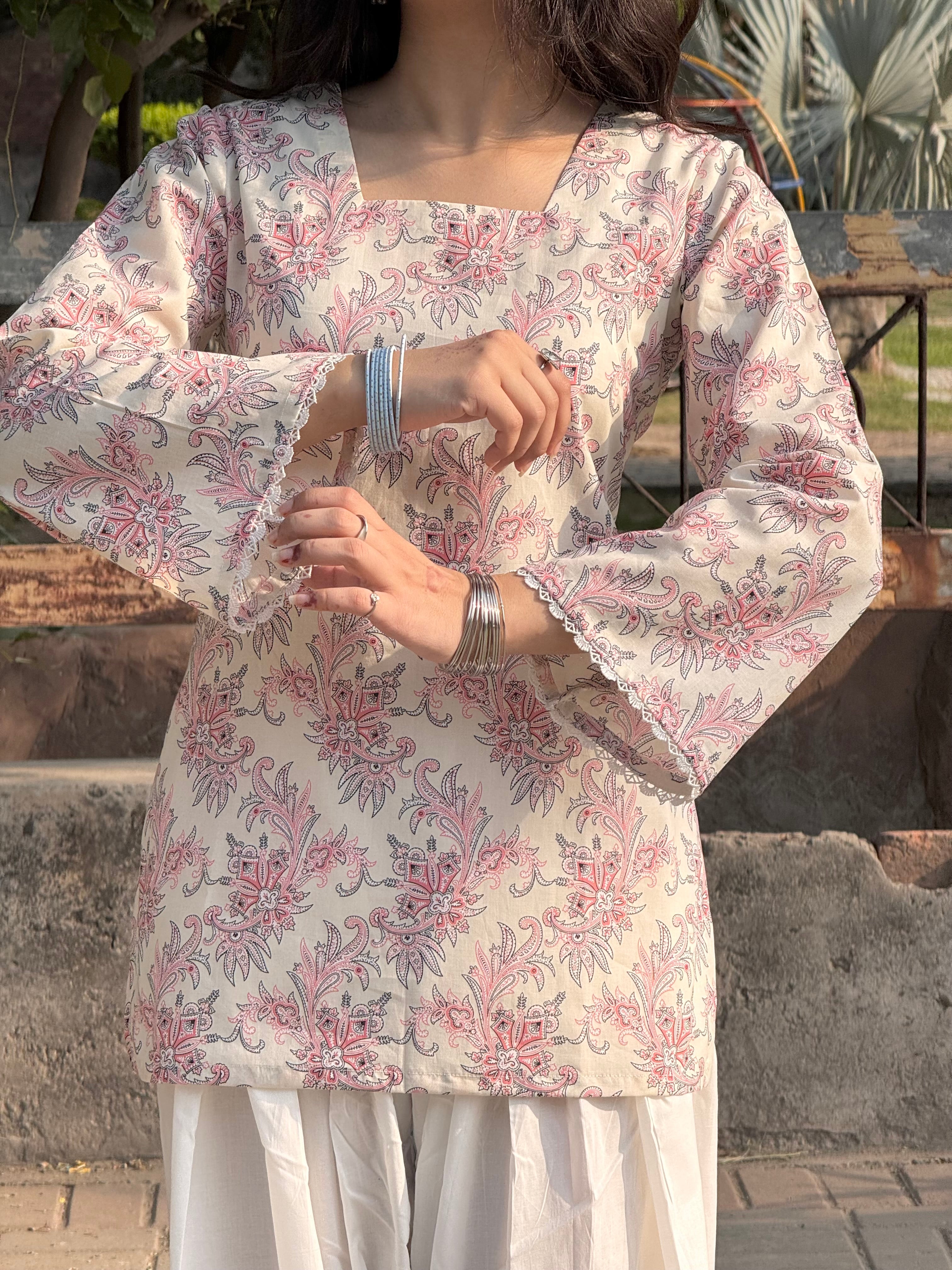 Luna Short kurti