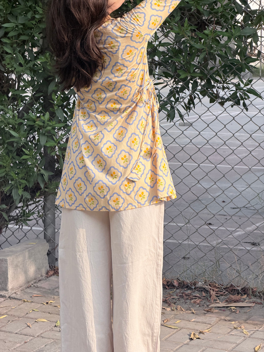 Lemon side Knot Top