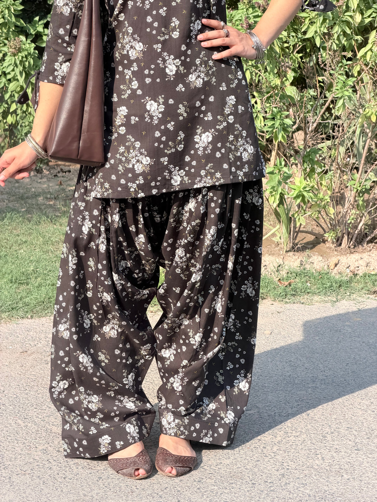 Siyah Gul Suit